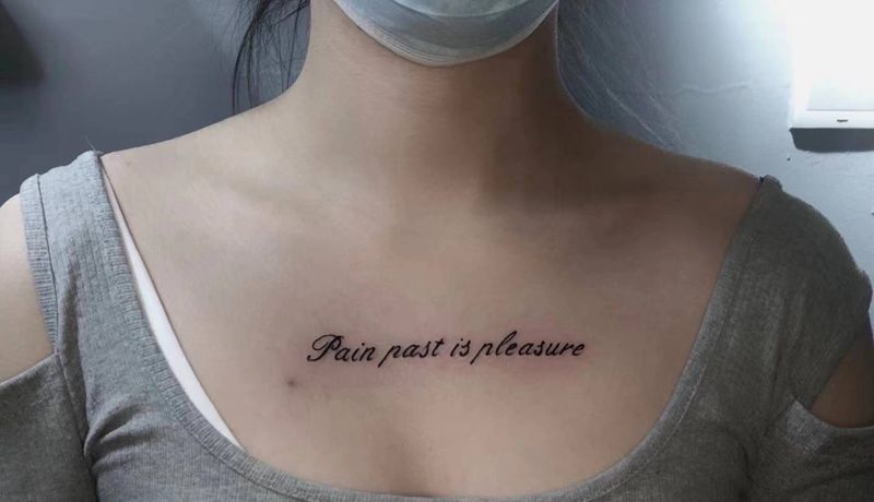 小英文纹身图片_胸部纹身图案