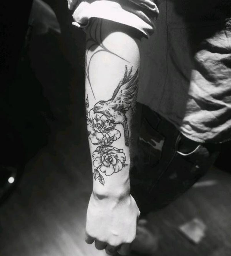 燕子纹身图片_背部手臂腿部手部清新动物成品纹身图案