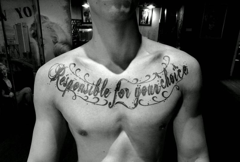 花体纹身图片_胸部欧美字符纹身图案