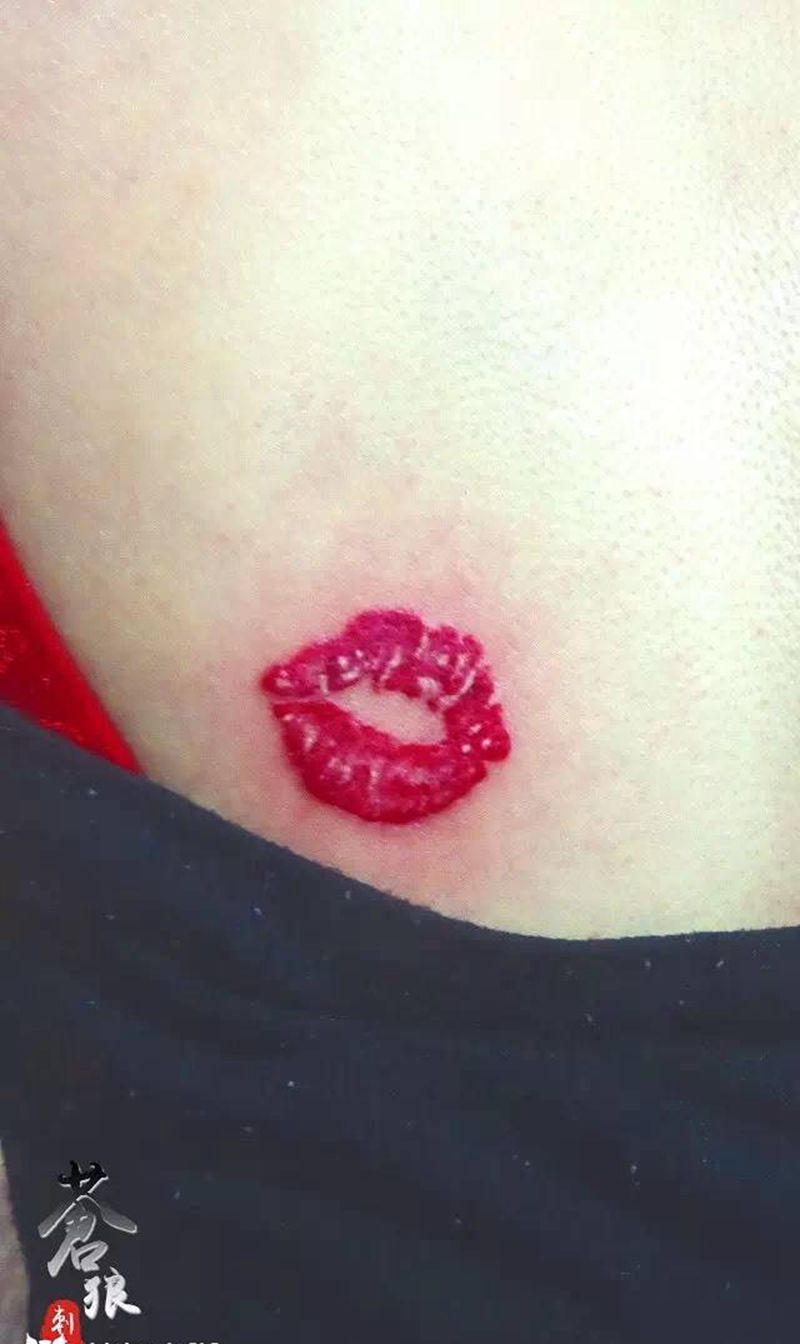 唇印纹身图片