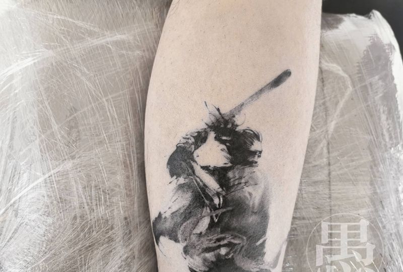 武士纹身图片_腿部水墨纹身图案