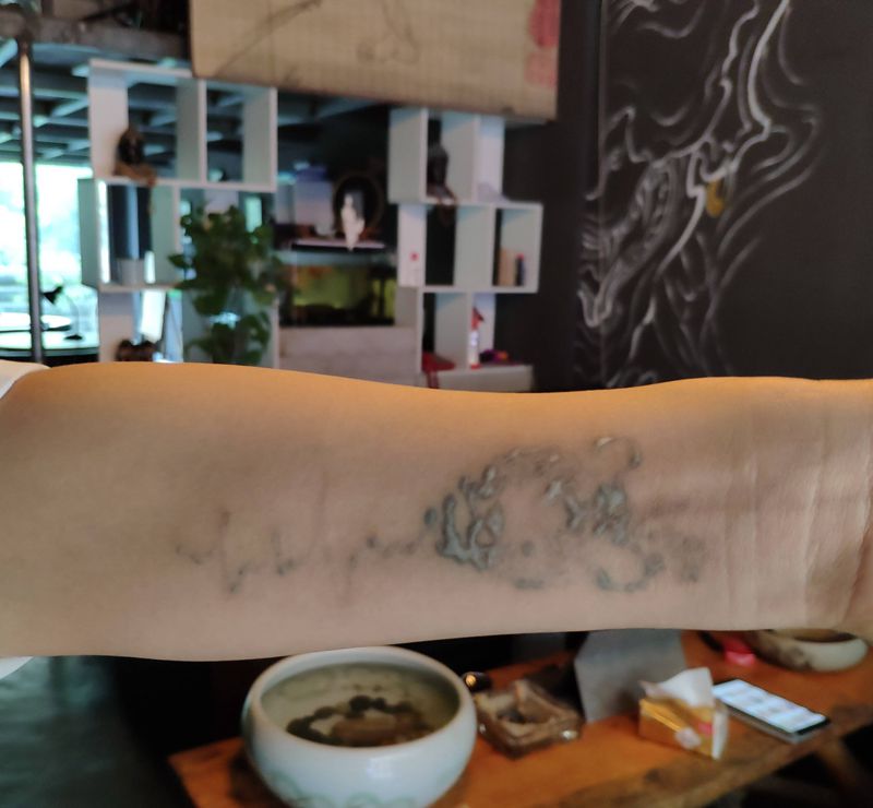 向日葵   暴力遮盖纹身图片_手部纹身图案