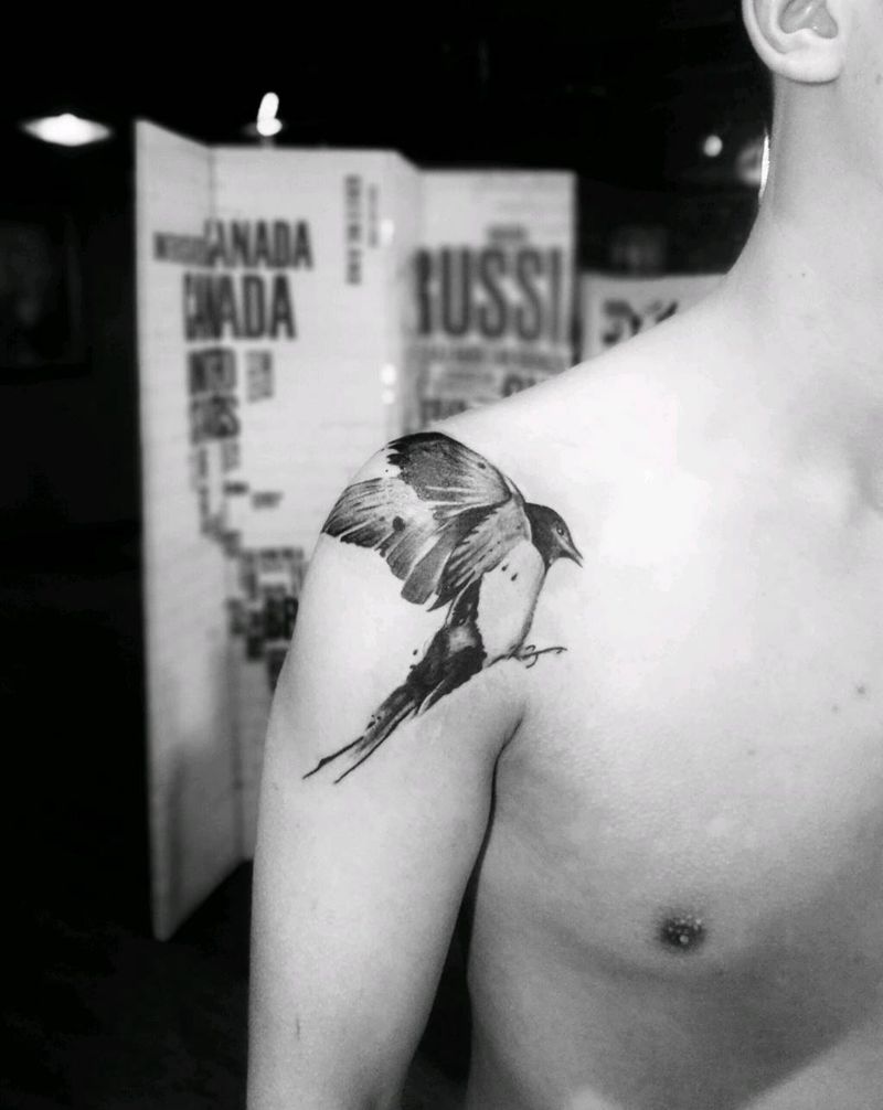 鸟纹身图片_肩部手臂欧美传统动物成品纹身图案