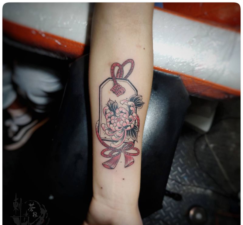 菊花纹身图片_手部纹身图案