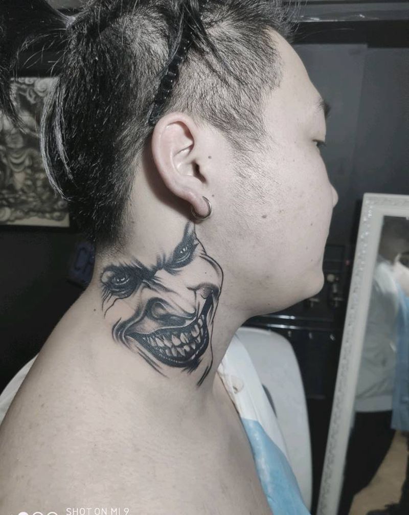 小丑纹身图片_颈部欧美写实纹身图案