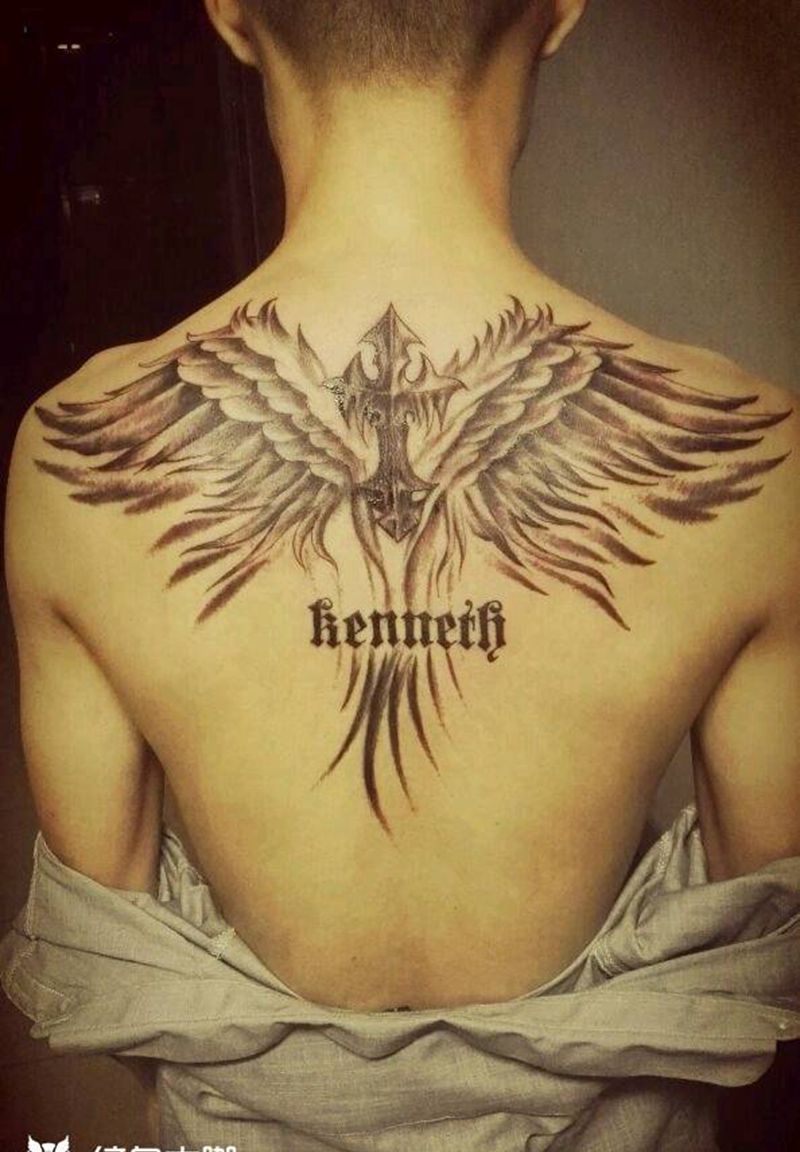 翅膀纹身图片_背部欧美纹身图案