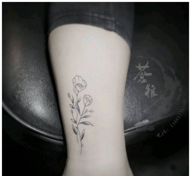 花纹身图片_脚部纹身图案