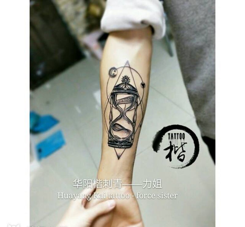 沙漏纹身图片