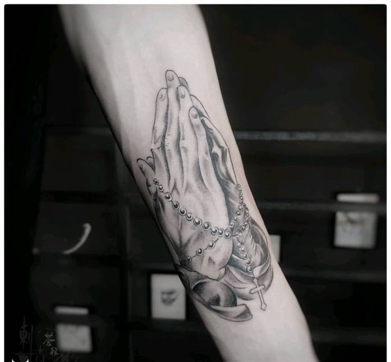 祈祷纹身图片_手部纹身图案