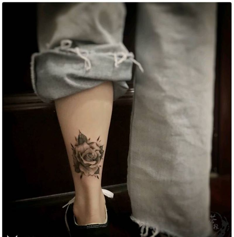 玫瑰花纹身图片_脚部纹身图案