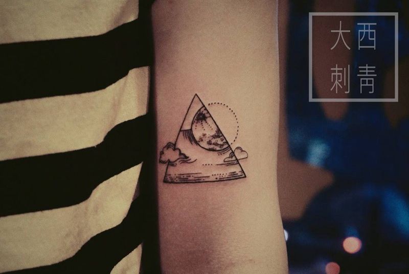 小图纹身图片_成品背部手部腿部腰部颈部肩部清新几何纹身图案