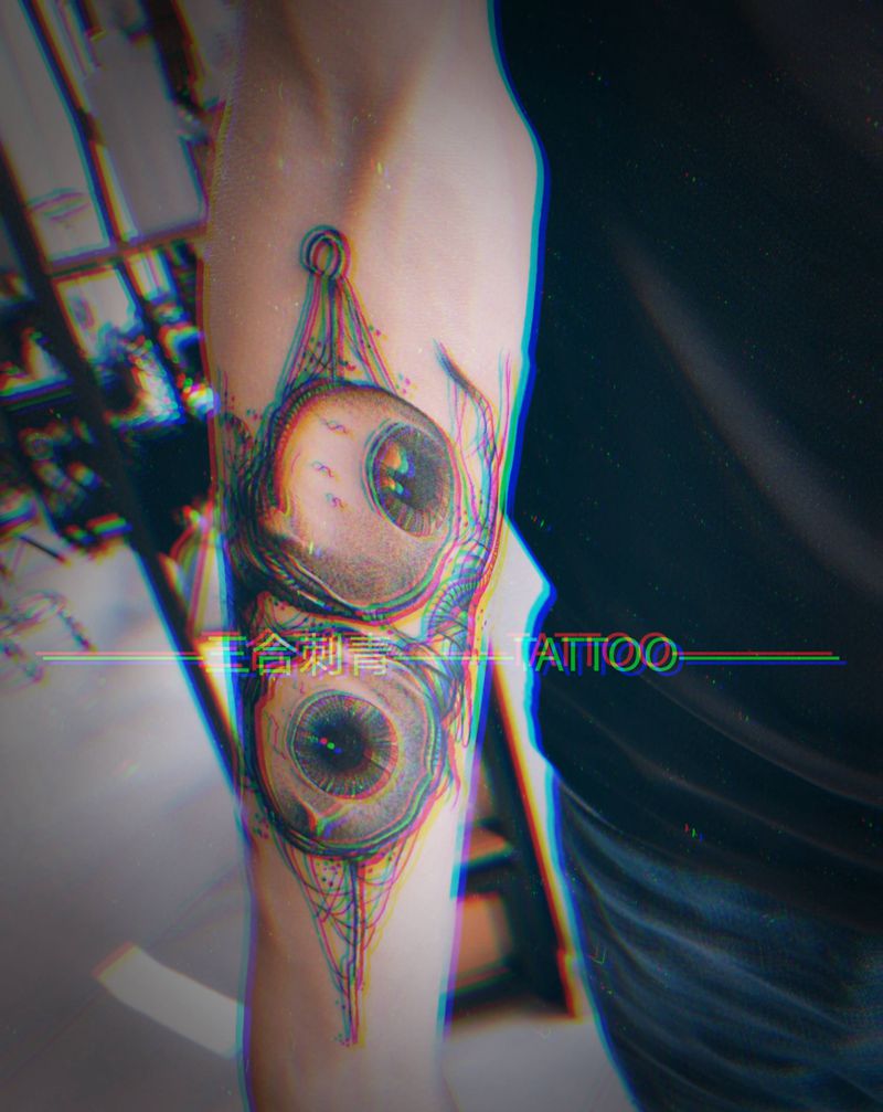 暗黑系眼珠纹身图片_手臂纹身图案