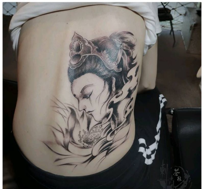 女纹身图片_腰部纹身图案