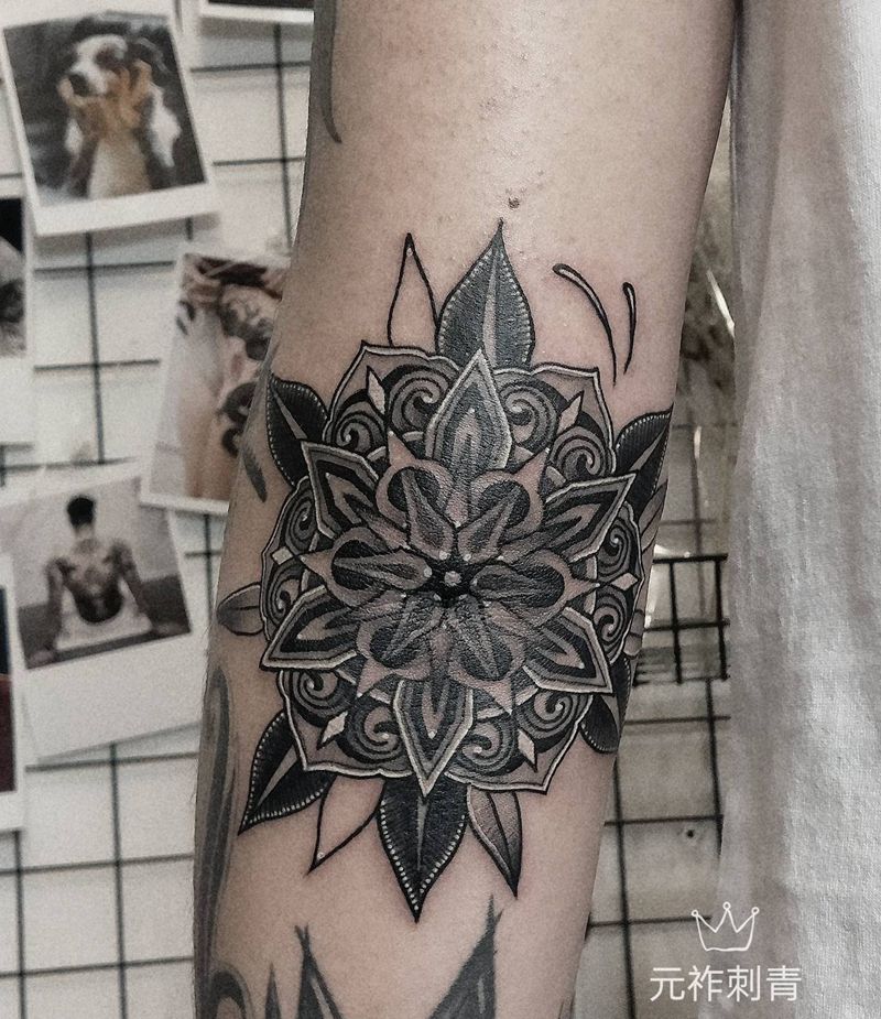 大肘子纹身图片_手臂手部点刺几何花纹身图案