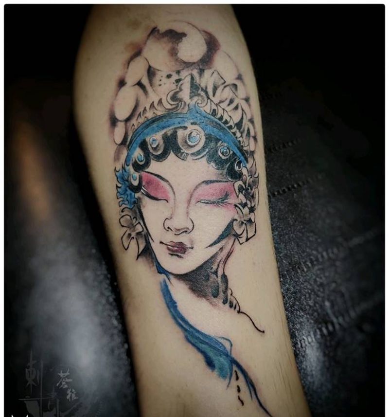 花旦纹身图片_腿部纹身图案