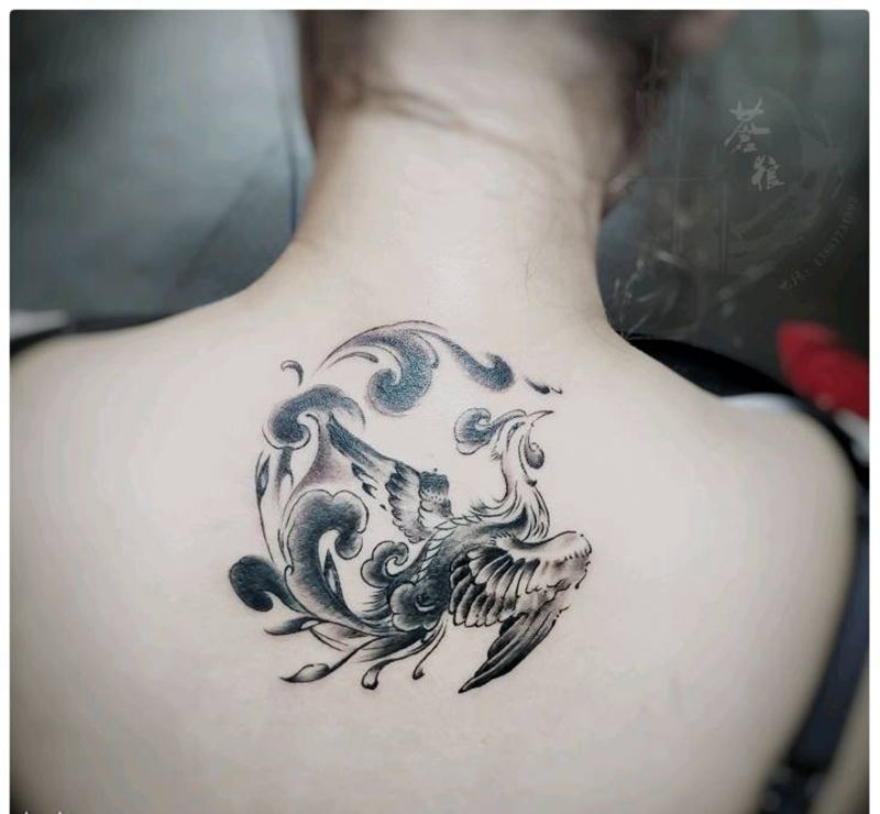 凤凰纹身图片_背部纹身图案
