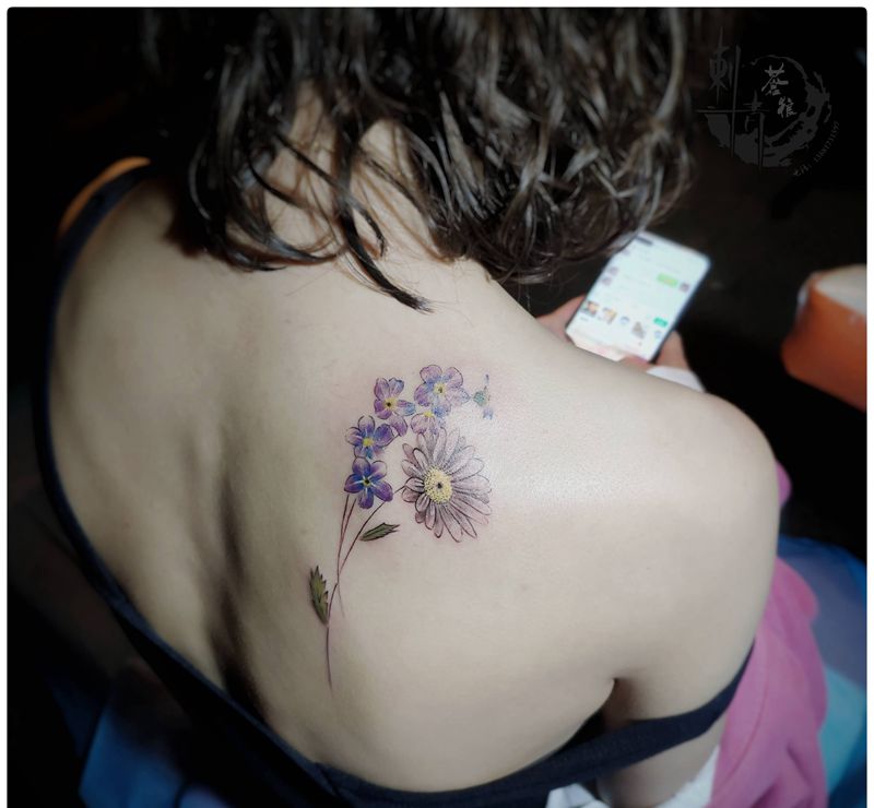小花纹身图片_肩部纹身图案