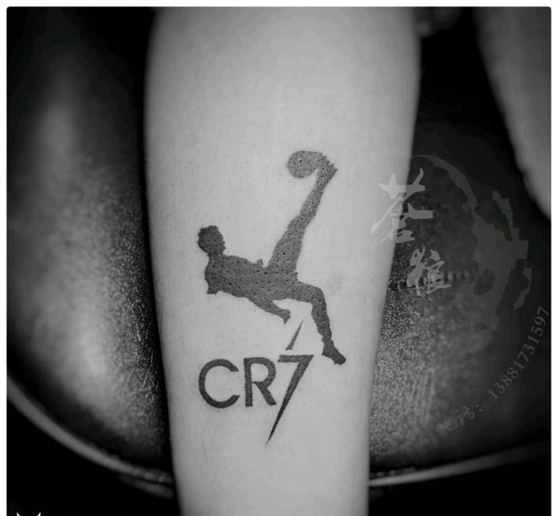 罗纳尔多纹身图片_腿部纹身图案
