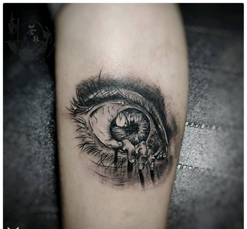 眼睛纹身图片_脚部纹身图案