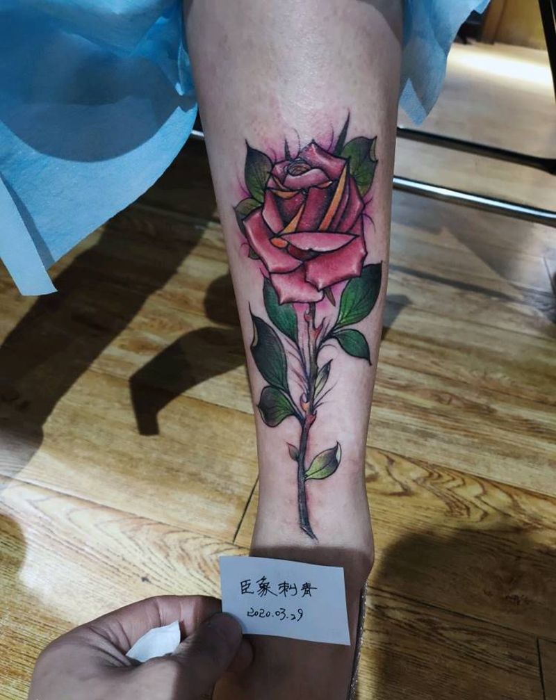 18厘米疤痕遮盖纹身图片_脚部新传统玫瑰花纹身图案