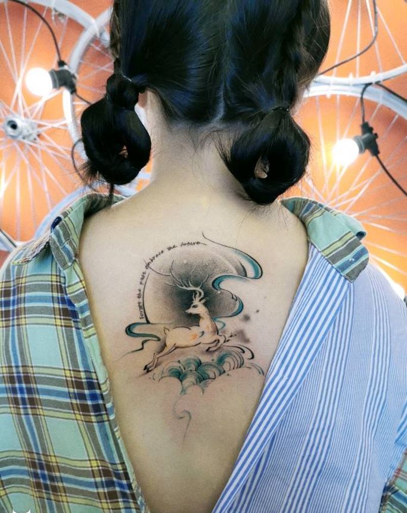 《鹿》纹身图片_背部水墨原创鹿纹身图案