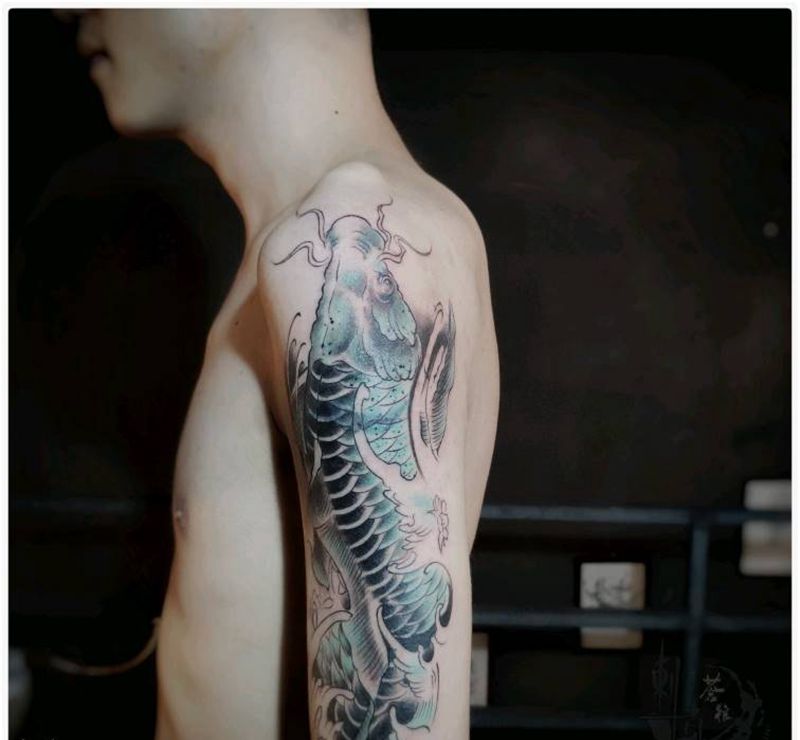 鱼   暴力遮盖纹身图片_手部手臂纹身图案