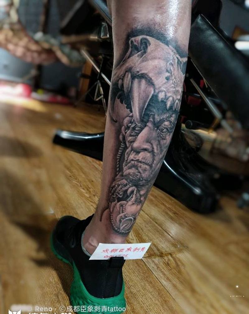 酋长纹身图片_腿部欧美写实肖像，酋长纹身图案