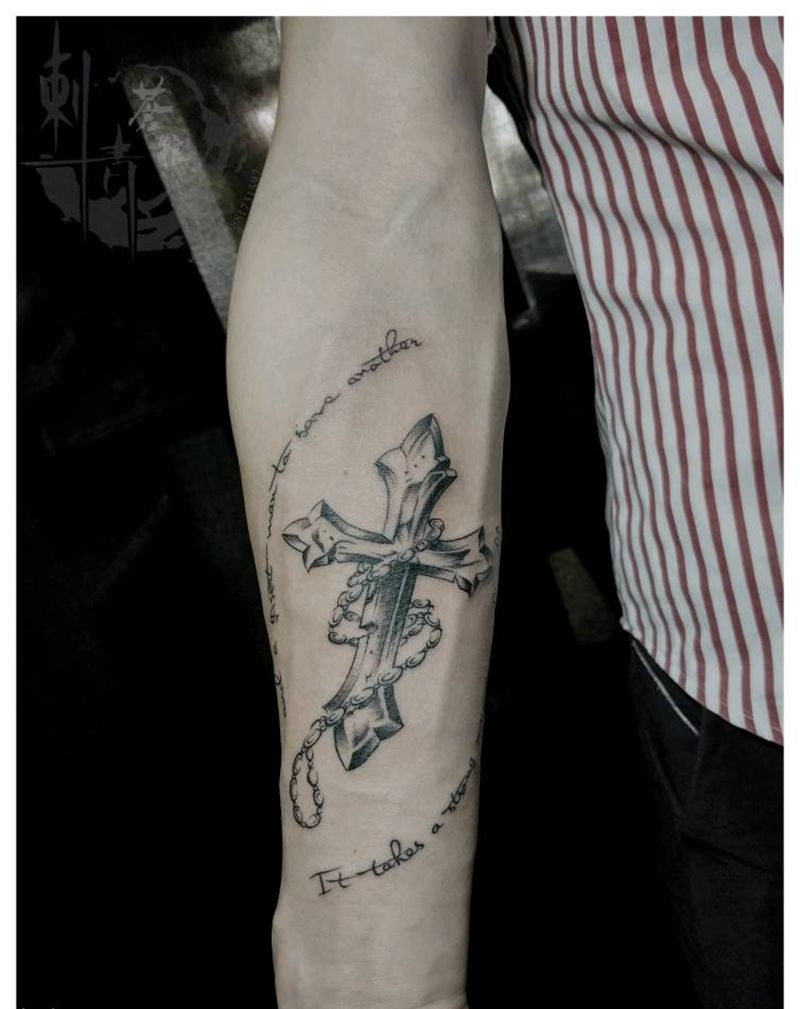 十字架纹身图片