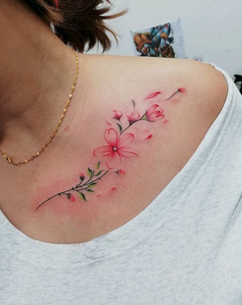 樱花纹身图片_胸部水墨纹身图案