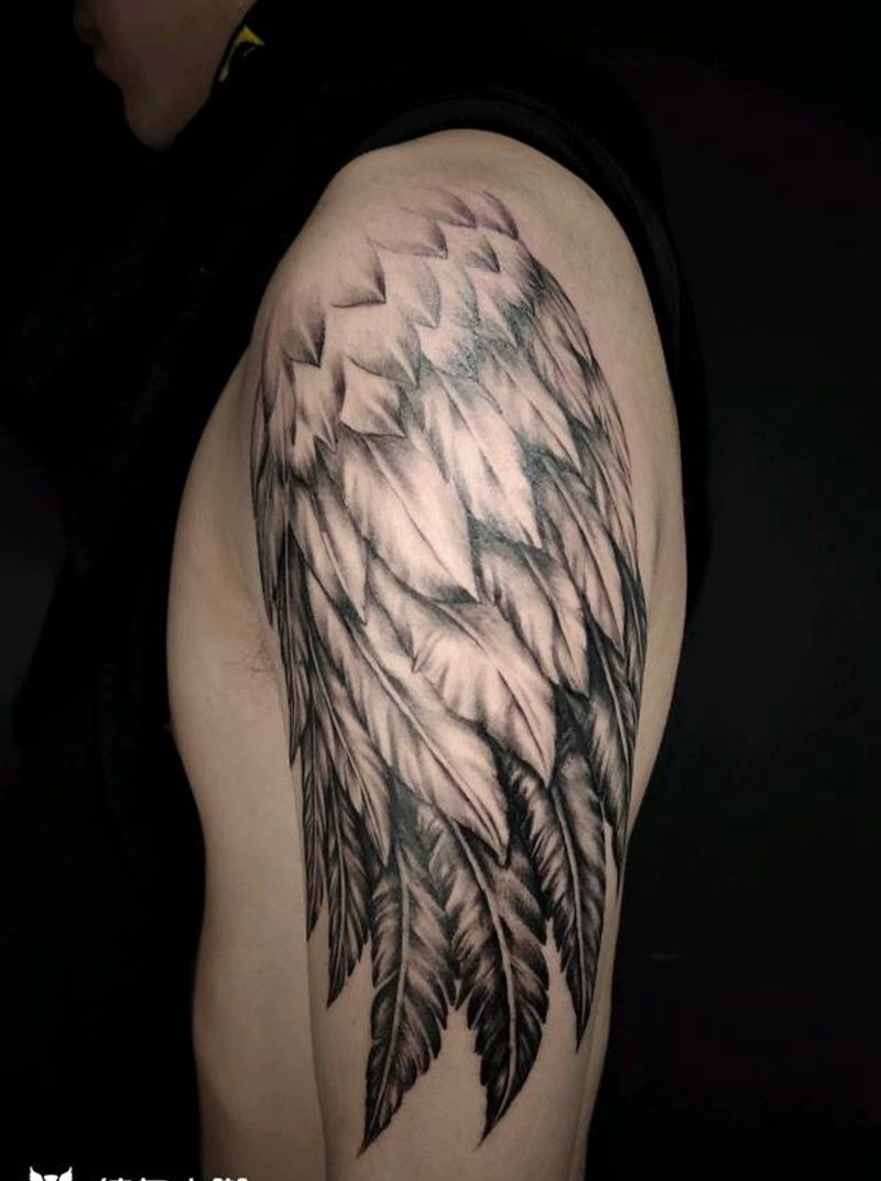 翅膀纹身图片_手臂欧美写实纹身图案