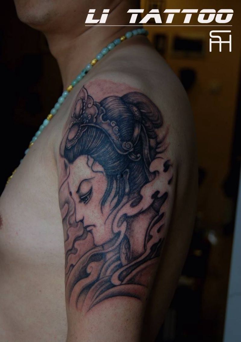 大臂遮盖纹身图片