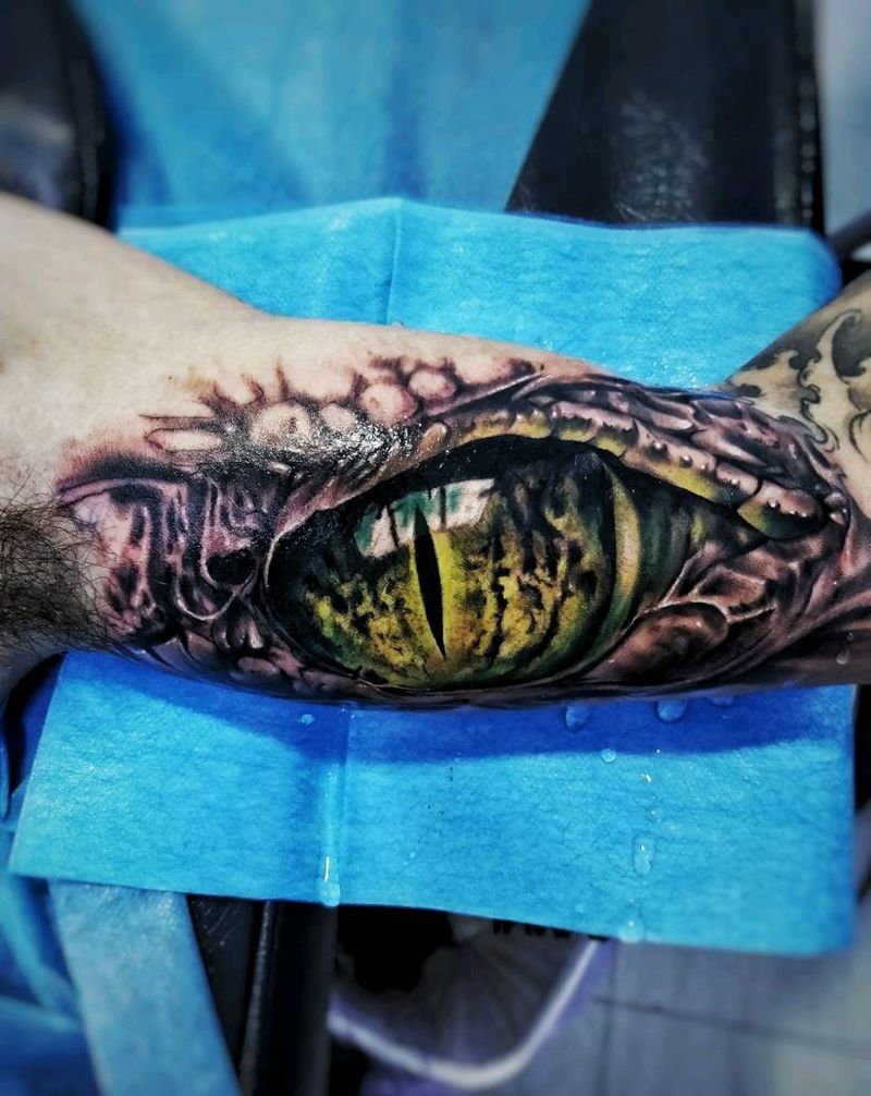 龙眼纹身图片_手臂欧美写实纹身图案