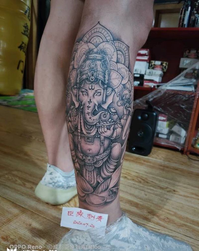 小腿象神纹身图片_腿部新传统象神纹身图案