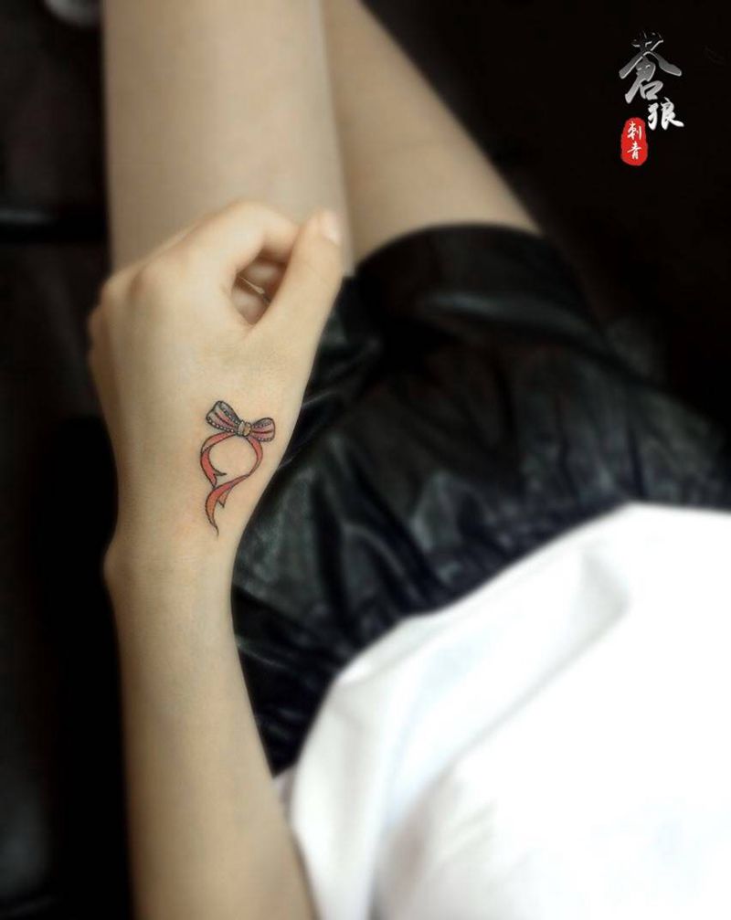 小蝴蝶结纹身图片