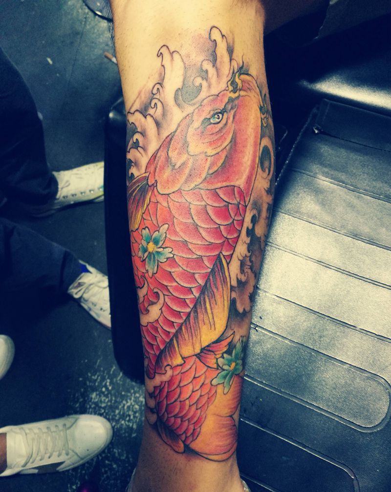 鲤鱼纹身图片_脚部传统动物成品纹身图案