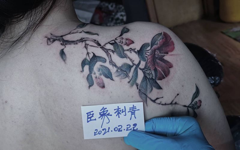 肩花纹身图片_肩部水墨纹身图案