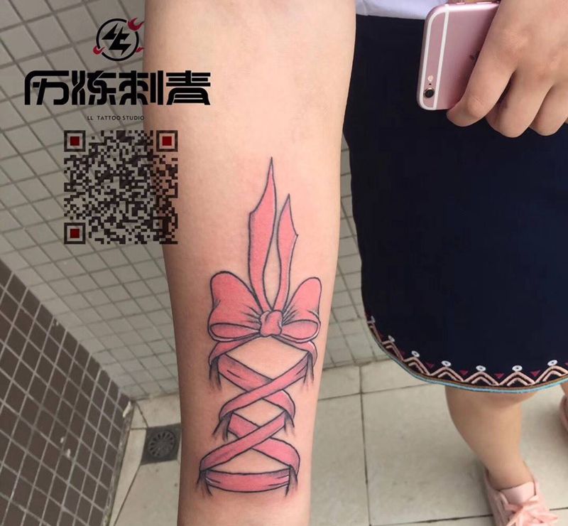 蝴蝶结纹身图片