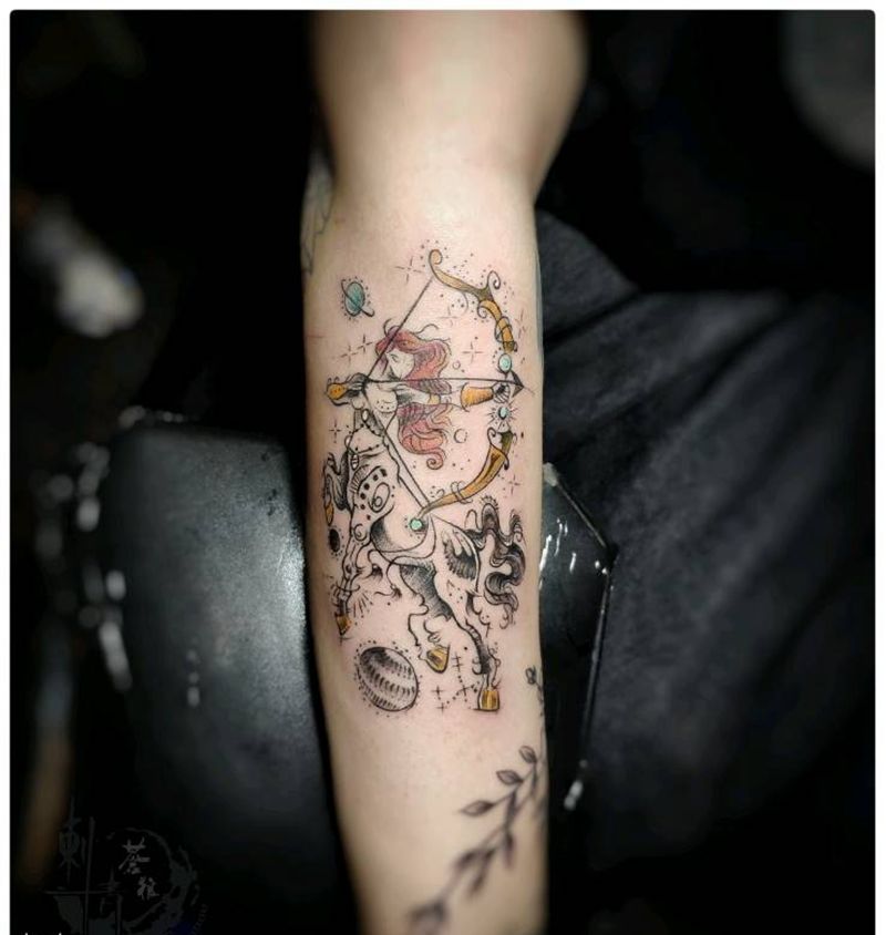 射手纹身图片_手部纹身图案