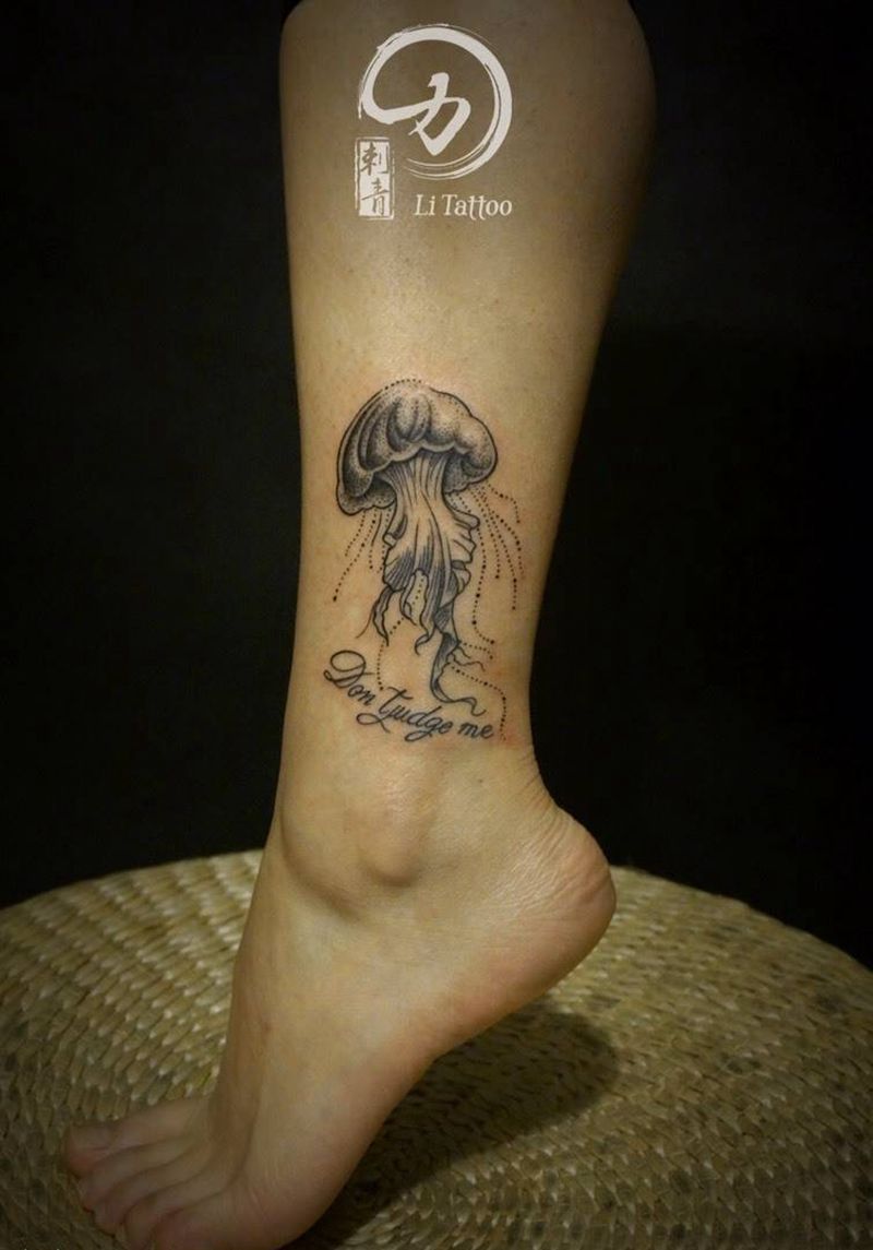 水母纹身图片_成品脚部清新动物纹身图案