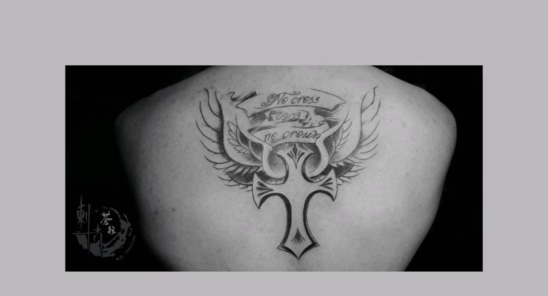 十字架纹身图片