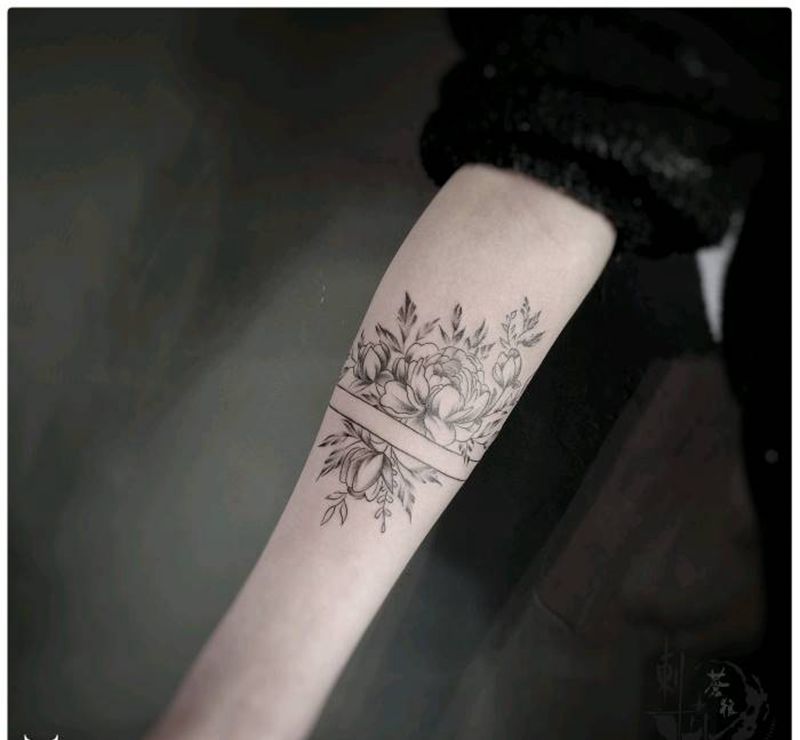 花纹身图片_手部纹身图案