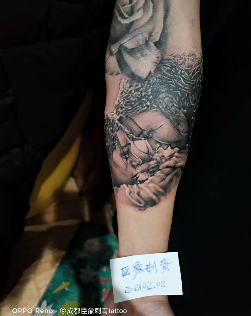 尼克号纹身图片_手臂欧美写实纹身图案