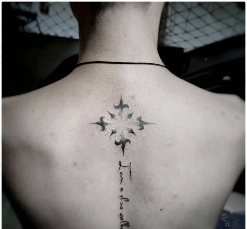 文字纹身图片_背部纹身图案