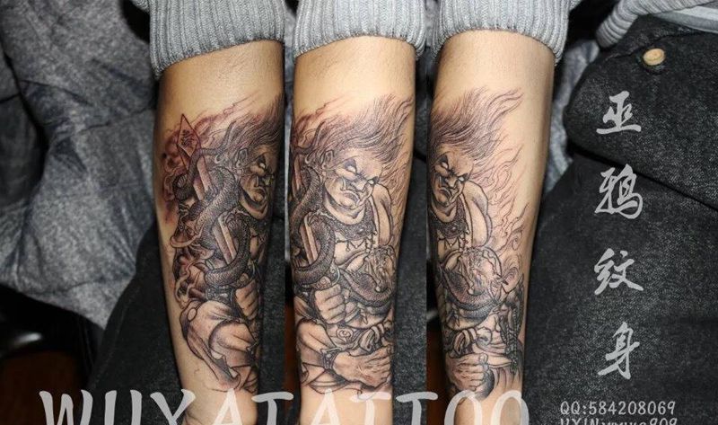 不动明王菊花黑腕狗心电鸟纹身图片_成品手臂胸部脚部传统清新动物几何人物植物纹身图案