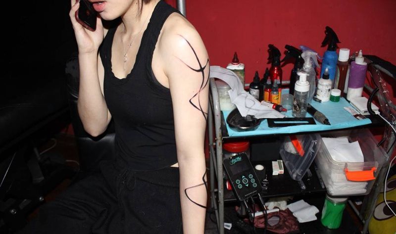 水墨线条纹身图片