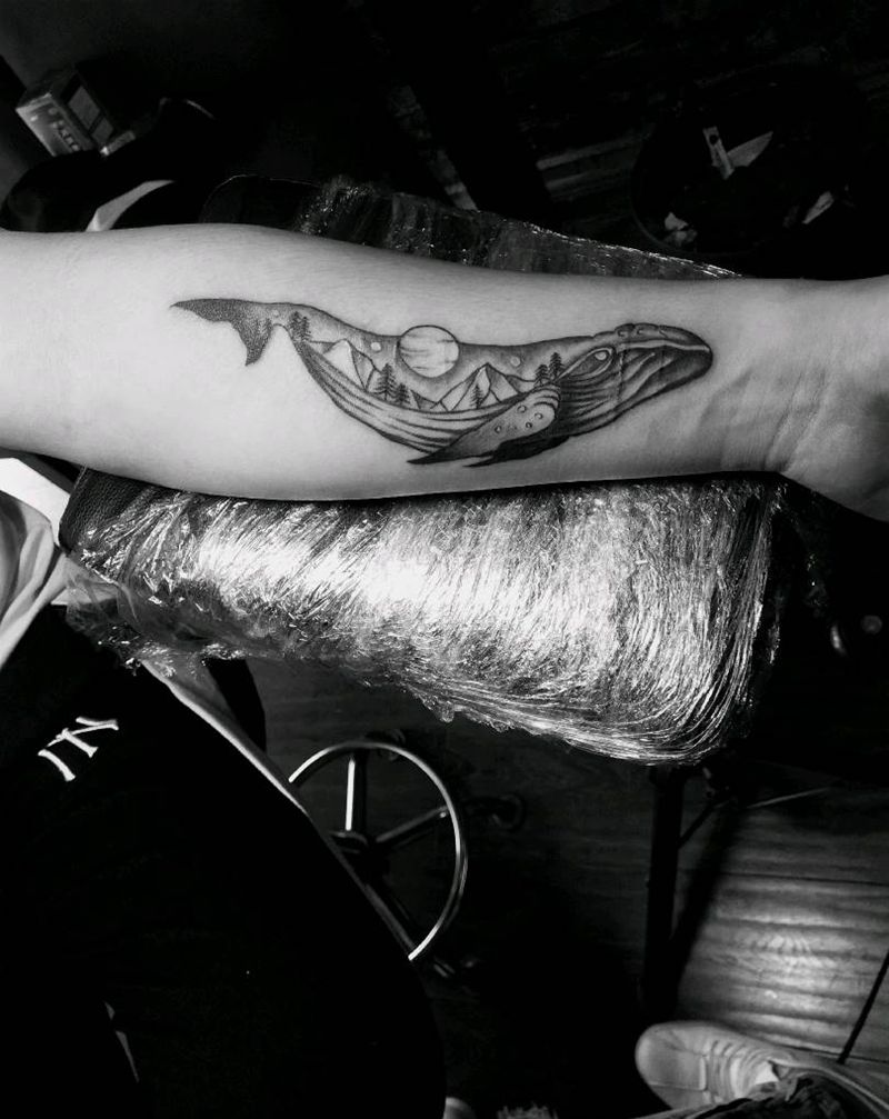 鲸鱼纹身图片_手部纹身图案