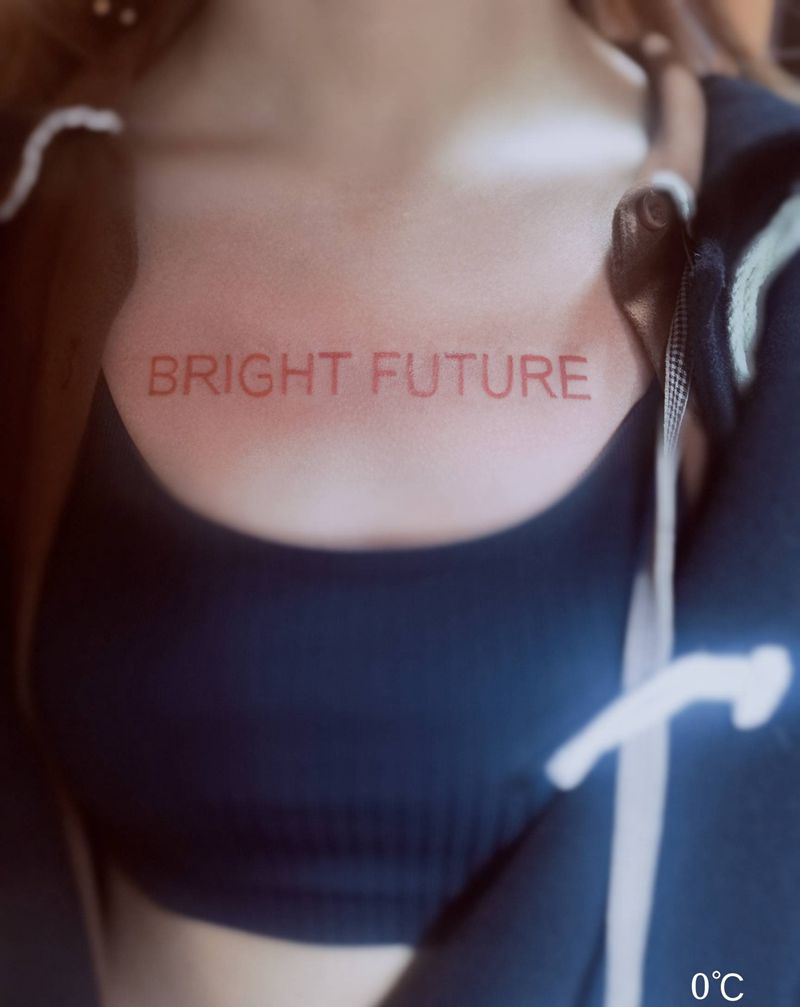 英文纹身图片_胸部纹身图案