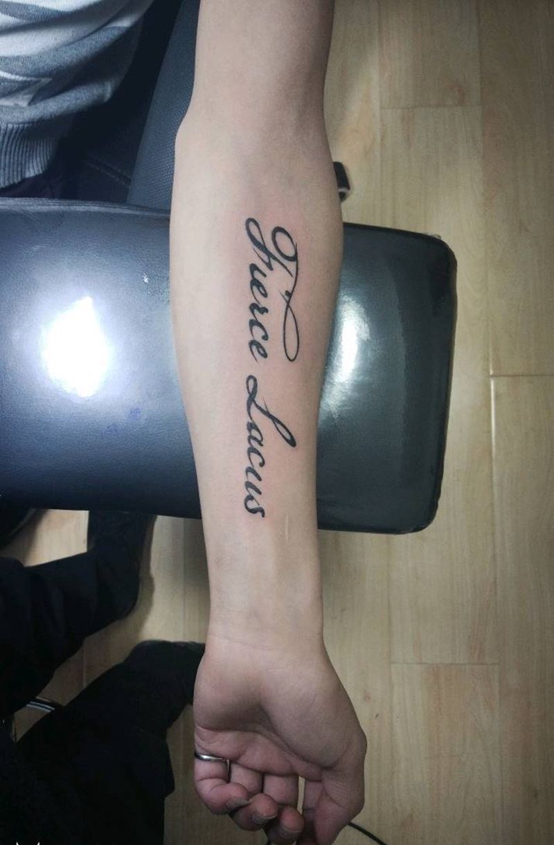 英文纹身图片_手臂清新纹身图案