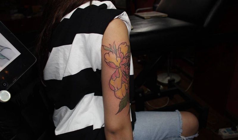 大臂新传统牡丹纹身图片_成品手臂传统欧美国画植物静物清新手部肩部纹身图案