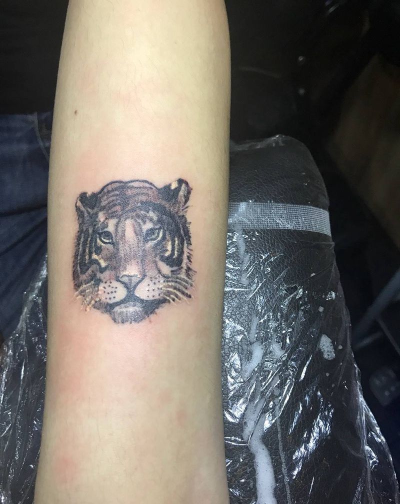 狮子头纹身图片